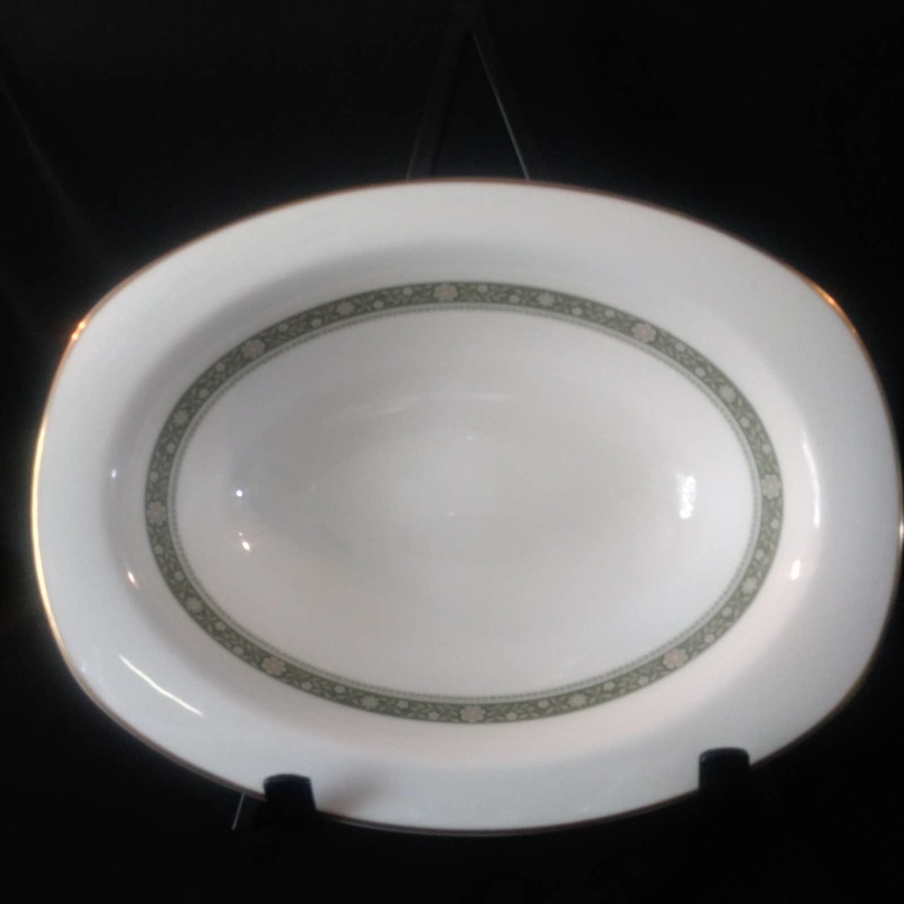 Vintage Replacement China Royal Doulton 11in Oval Veggie Bowl in Rondelay